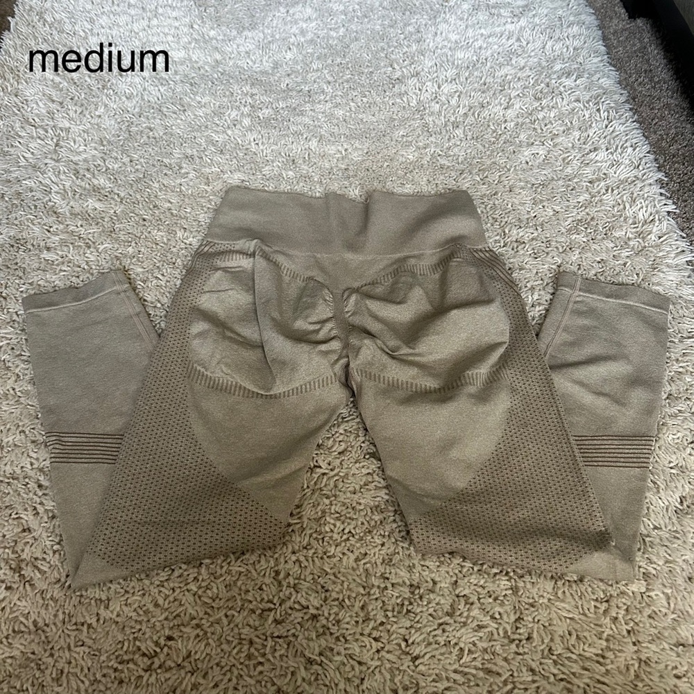 Gray Seamless Leggings - Medium